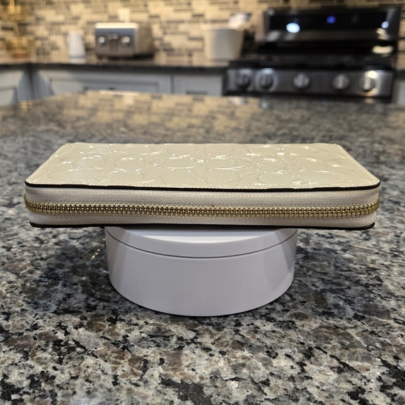 Coach Long Zip Around Wallet / Wristlet NWT - Picture 6 of 7